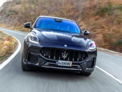 Logħba Maserati Grecale Puzzle onlajn
