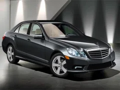 Logħba E-Class Sedan Puzz onlajn