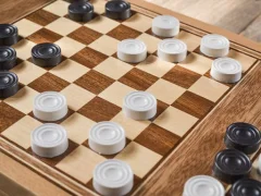 Logħba Checkers Two Player onlajn