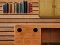 Logħba Modern Wooden House Escape onlajn