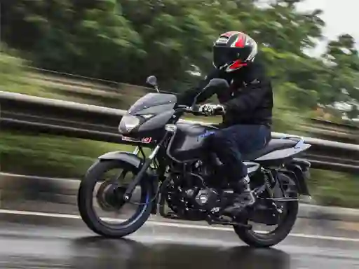 Logħba Bajaj Pulsar 125 onlajn