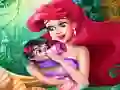 Logħba Mermaid Baby Feeding onlajn