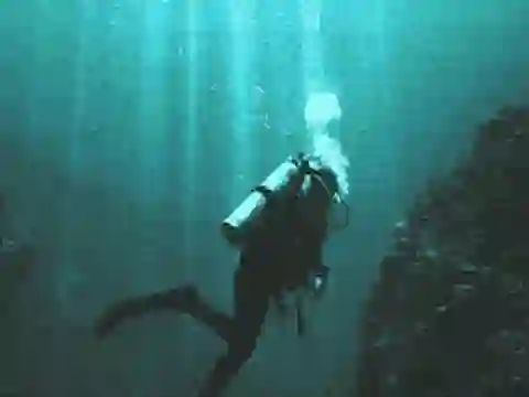 Logħba The Depths onlajn