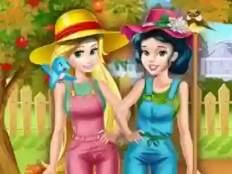 Logħba Princesses Working In the Garden onlajn
