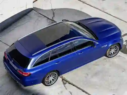 Logħba Mercedes Benz E63 Amg Estate Slide onlajn