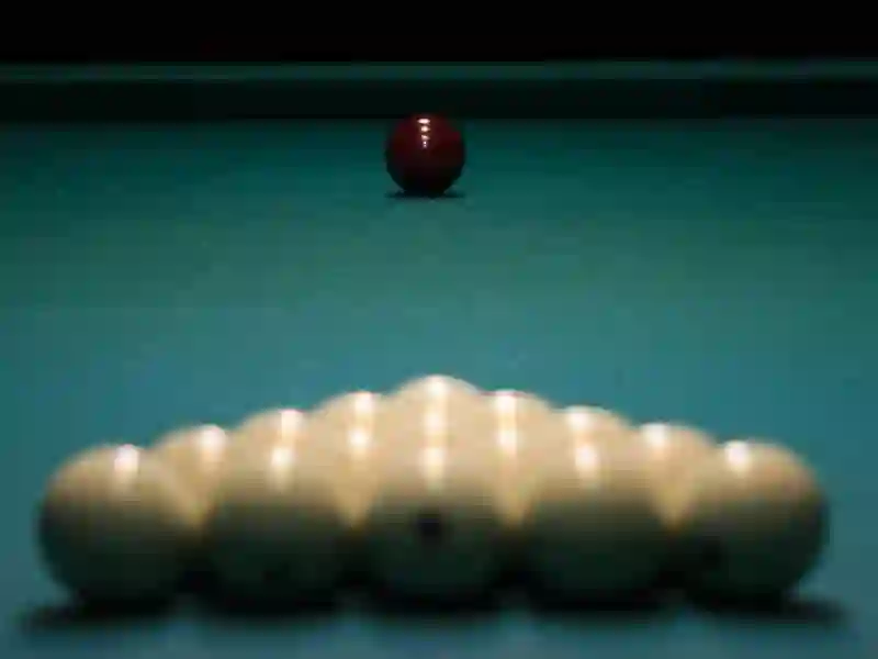 Logħba 3d Billiard Piramid onlajn