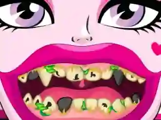 Logħba Draculaura Bad Teeth onlajn