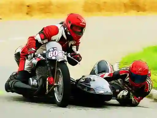 Logħba Sidecar Racing Puzzle onlajn
