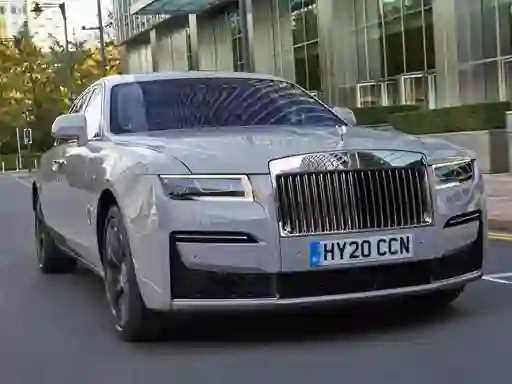 Logħba Rolls-Roycs Ghost Slide onlajn