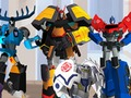 Logħba Transformers. Robots moħbija: Fazzjoni tiffaċċja  onlajn