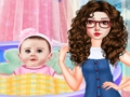 Logħba Tarbija Taylor Jum Bħal Babysitter  onlajn