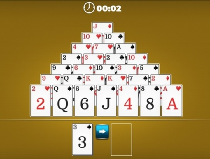 Logħba Solitaire tal-Piramida  onlajn